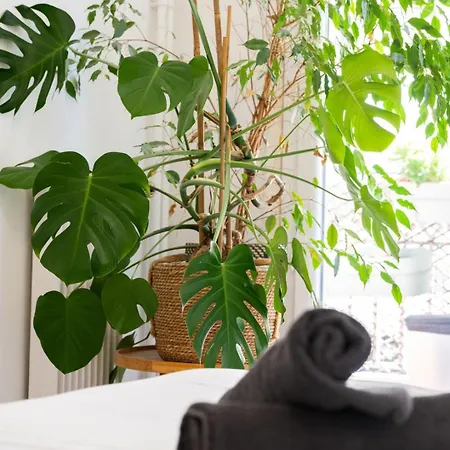 Bright & Cozy - Large Sunny Terrace *
