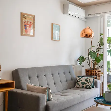 Bright & Cozy - Large Sunny Terrace 아파트 *